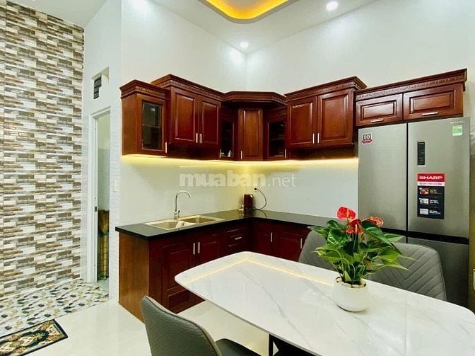 Nhà Đường Nguyễn Văn Nguyễn, P.Tân Định, Quận 1 giá 3Tỷ300 hẻm xe hơi 