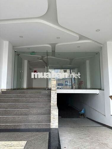 Chính chủ cần bán tòa nhà văn phòng mặt tiền vòng xoay trung tâm HCM