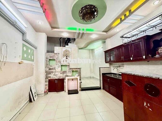 BÁN NHÀ ĐẸP SHR - SÁT MẶT TIỀN - SỔ NỞ HẬU - GẦN CHỢ BÀ CHIỂU