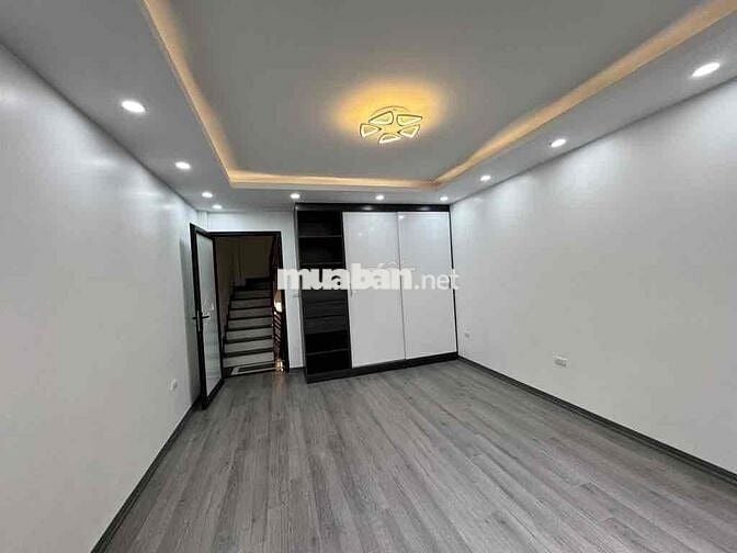 Bán nhà Bồ Đề, Long Biên 33mx6 tầng, giá 10.2 tỷ. Ngõ 78, sát hồ, full
