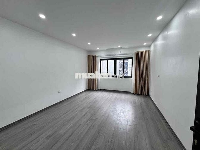 Bán nhà Bồ Đề, Long Biên 33mx6 tầng, giá 10.2 tỷ. Ngõ 78, sát hồ, full