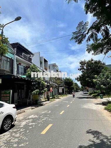 Mặt tiền đường 7m5 Hoà Phú 9 gần Biển diện tích 90m