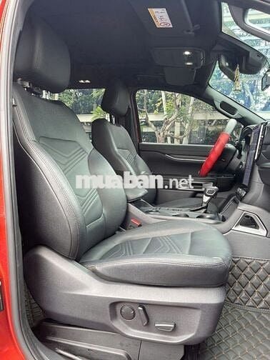 Ford Everest Tita 2023 Màu Đỏ Xe Chính Chủ