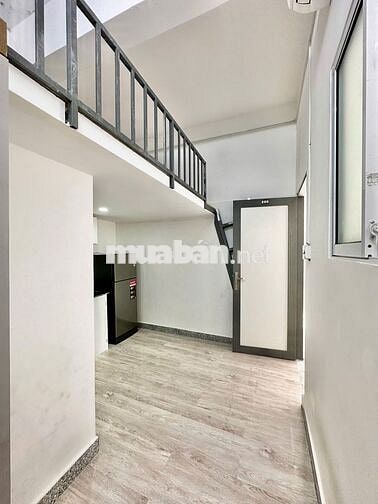 Duplex Siêu Mới - Ngay trung tâm Q5,Q10, đi bộ qua được UEH