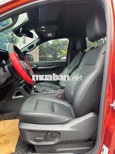 Ford Everest Tita 2023 Màu Đỏ Xe Chính Chủ