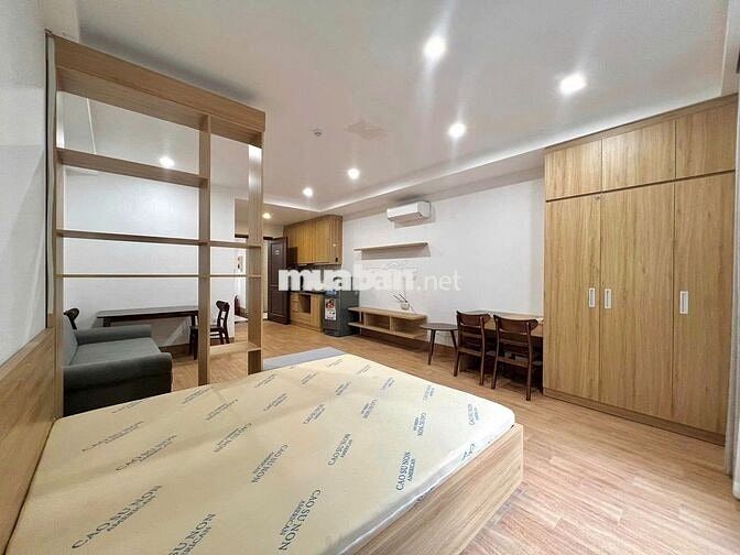 CĂN STUDIO 40M2 FULL NỘI THẤT,CÓ CỬA SỔ THOÁNG, OTO ĐỖ CỬA KHU ĐỘI CẤN