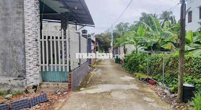 Đất ngộp ra QL22 đúng 200m ngang 4m dài 17m, full thổ SHR 450 triệu th