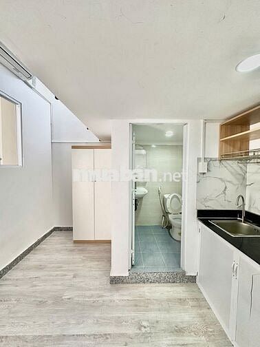Duplex Siêu Mới - Ngay trung tâm Q5,Q10, đi bộ qua được UEH
