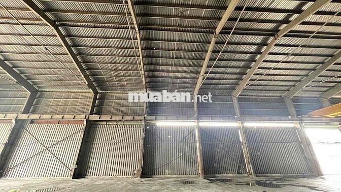 Cho thuê kho xưởng có cẩu trục. 900m, đường cont 24/24, bãi cont rộng