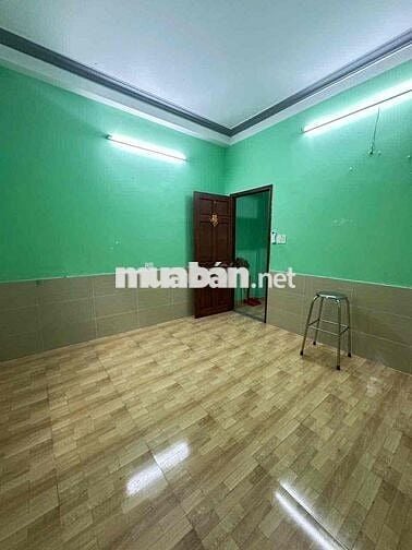 Nhà Trống 1 Phòng Tầng 1 Cho Thuê Bao Điện Nước
