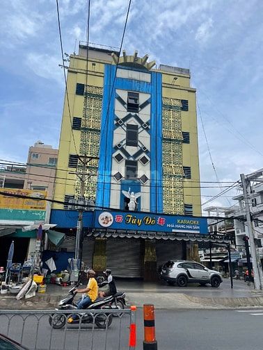 HĐT 300tr/th,Toà nhà mặt tiền sát Phan Văn Trị DT:8x30,kc:hầm 5L TM