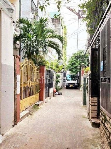 Nhà 3 Lầu tuyệt đẹp Cao cấp hẻm xe hơi cách Mặt tiền Bùi Đình Tuý 30