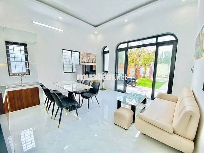 Nhanh tay mới kịp bán gấp căn nhà ngay thị trấn củ chi chỉ 720 triệu.
