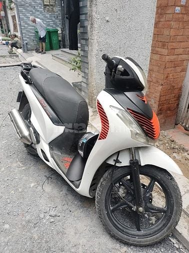 Cần giao lưu xe khác hoặc bán DYLAN úp SH
