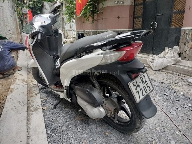 Cần giao lưu xe khác hoặc bán DYLAN úp SH