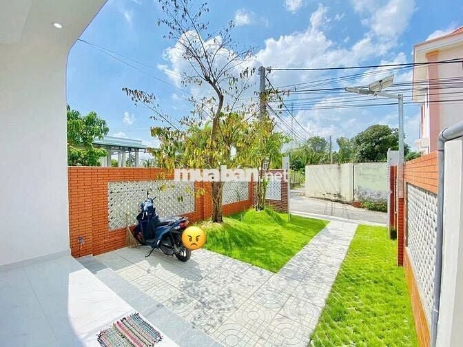 Nhanh tay mới kịp bán gấp căn nhà ngay thị trấn củ chi chỉ 720 triệu.