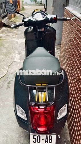 Vespa Racing Sixties 300 HPE 2020 odo 16.000km