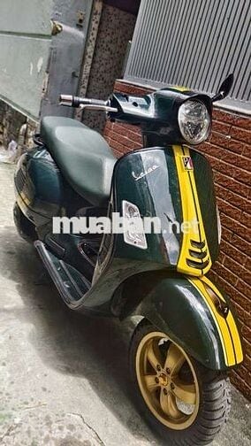 Vespa Racing Sixties 300 HPE 2020 odo 16.000km