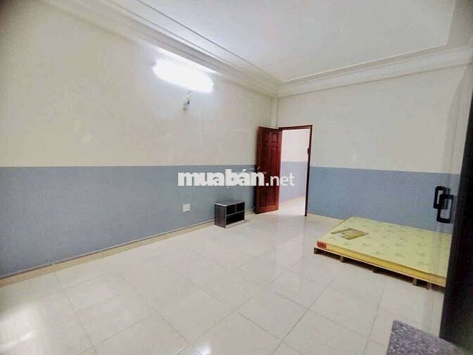 Phòng Full Nội Thất - Rộng Rãi - Có Cửa Sổ Trời Thoáng Mát