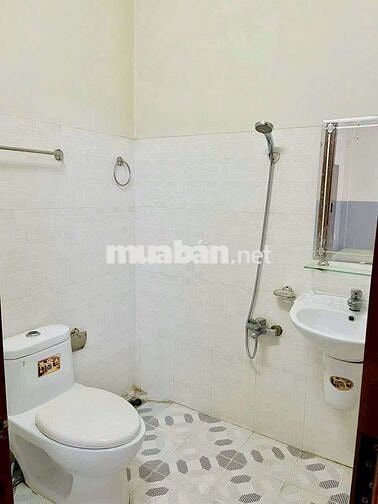 Phòng Full Nội Thất - Rộng Rãi - Có Cửa Sổ Trời Thoáng Mát