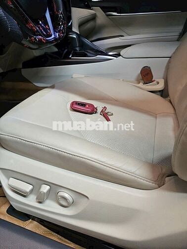 Toyota Camry 2023 2.0G - 19340 km . Xe Gia Đình