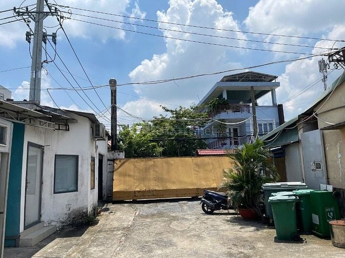 Cho thuê nhà xưởng ngay KCN Sóng Thần, đường container 20feet, Thủ Đức
