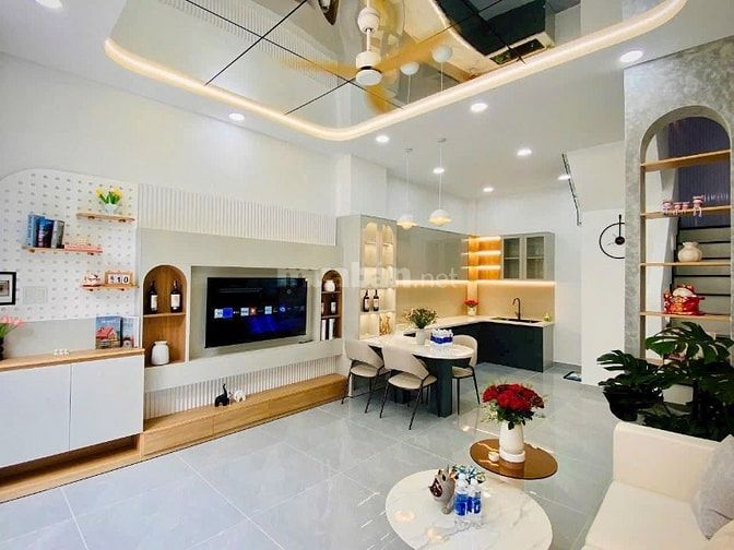 Bán gấp nhà 64m2 đường Hoa Lan, P2, Phú Nhuận. Xây 4 tầng, 