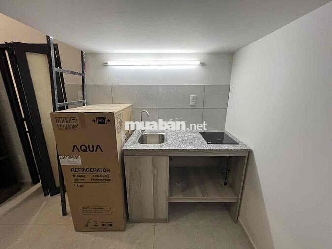 CHO THUÊ PHÒNG GÁC - NHÀ THANG MÁY - GẦN VÒNG XOAY DÂN CHỦ