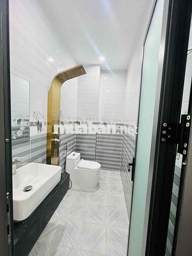 NHÀ MỚI SẠCH ĐẸP DT 280m2 1TRỆT 4LẦU 6PN 7WC NHÀ PHỐ ĐỒNG BỘ VỈA HÈ