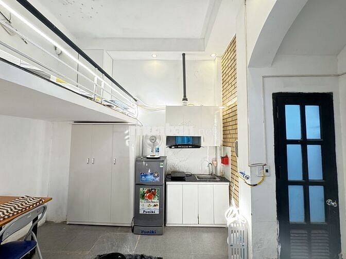 CHDV 15M2, gác xép, khép kin ngõ 175 Lạc Long Quân