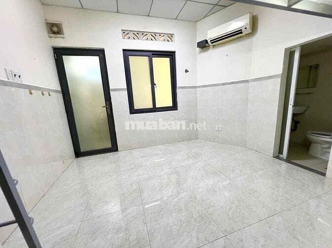 Phòng Trọ Gác 30m2, Gần Đặng Thuỳ Trâm, Văn Lang, Cầu Bình Lợi