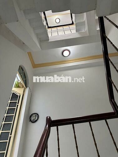 Cần cho thuê nhà nguyên căn 3 lầu 5pn 4wc mới đẹp dọn vào ở ngay