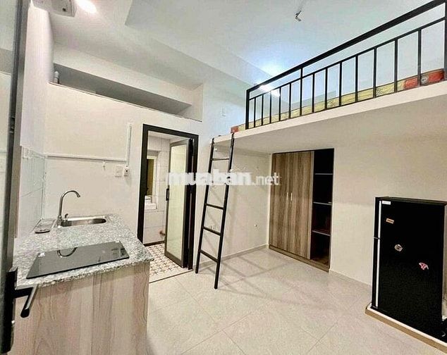 CHO THUÊ PHÒNG GÁC - NHÀ THANG MÁY - GẦN VÒNG XOAY DÂN CHỦ