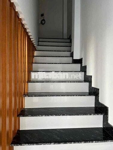 Nhà MỚI ĐẸP HẺM XE TẢI P8: trệt lửng 2 lầu, Full Nội Thất