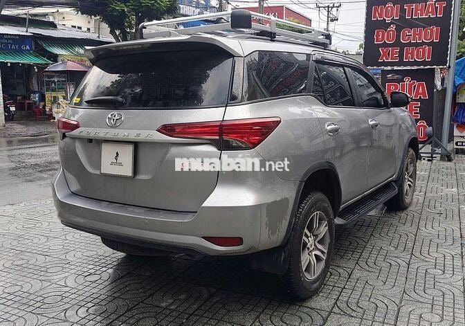 Toyota Fortuner 2.4 2018, máy dầu số sàn siêu đẹp