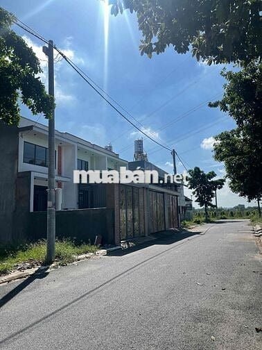 Bán Nhà Gần Tái Định Cư Bình Minh Đồng Nai Có Sổ Hồng Full Thổ Cư