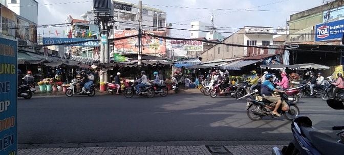 Cho thuệ mặt bắng đối diện chợ