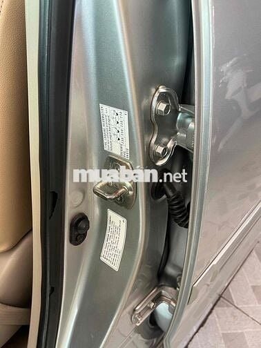 Toyota Innova 2014 2.0E - 115000 km