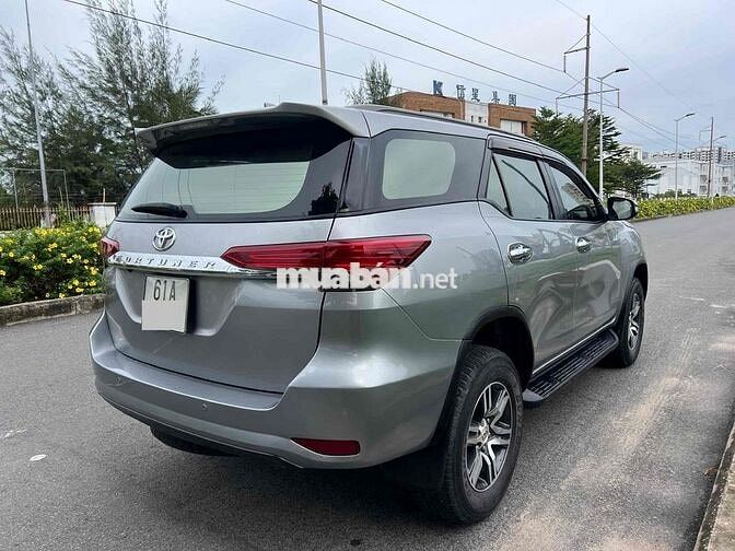Toyota Fortuner 2017 2.7V AT tự động máy xăng