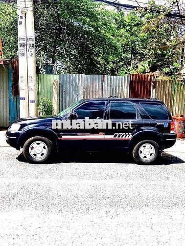 Ford Escape số sàn 2.0L 4 máy ít hao xăng