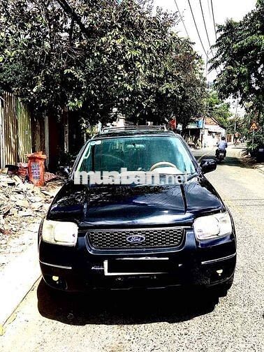 Ford Escape số sàn 2.0L 4 máy ít hao xăng