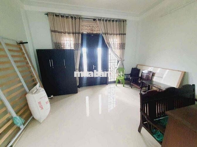 NHÀ 3 TẦNG MẶT TIỀN ĐỖ NHUẬN- TRƯỚC BẾN XE