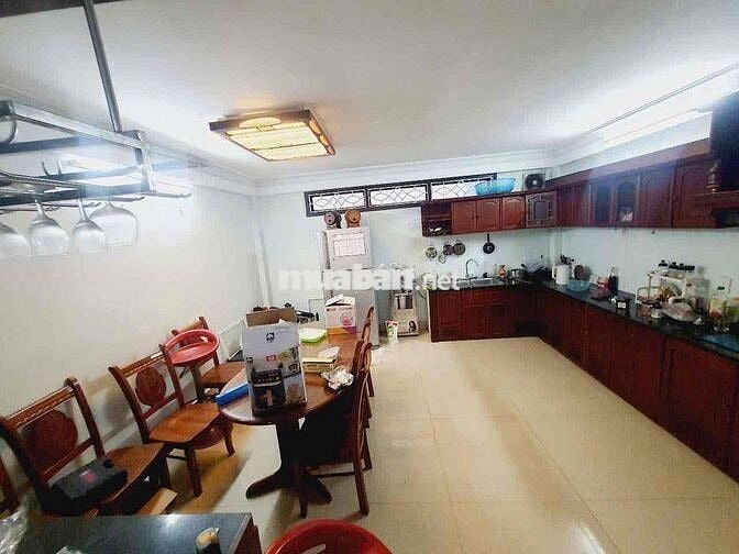 NHÀ 3 TẦNG MẶT TIỀN ĐỖ NHUẬN- TRƯỚC BẾN XE