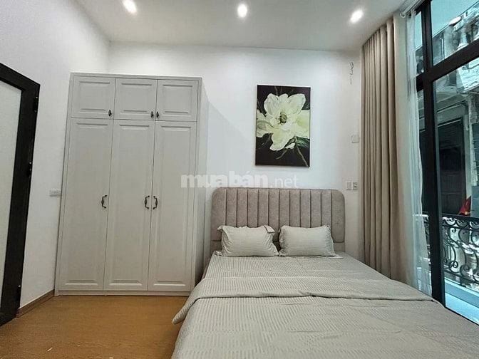 Bán nhà Vũ Tông Phan, gần phố, 60m, 5 tầng, 4,5m MT, giá 14 tỷ 