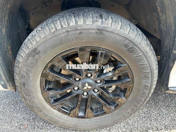 Mitsubishi Pajero Sport 2023 4x4AT 2 Cầu 1 Vạn Dầu