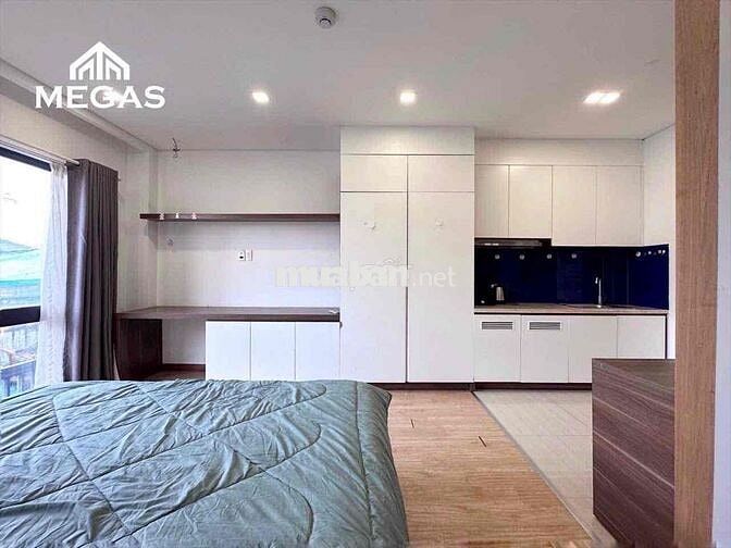 CĂN HỘ Q3_Ban Công_RỘNG RÃI_THOÁNG MÁT_THANG MÁY_SẠCH SẼ_CỬA SỔ LỚN
