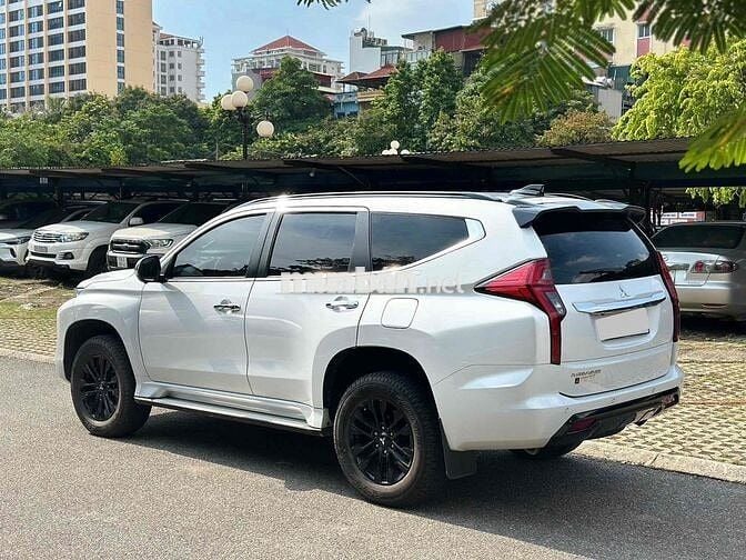 Mitsubishi Pajero Sport 2023 4x4AT 2 Cầu 1 Vạn Dầu