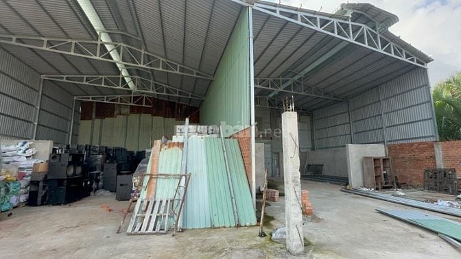 Cho thuê kho xưởng 800m2 mới xây, mặt tiền Nguyễn Văn Ràng, Nhà Bè