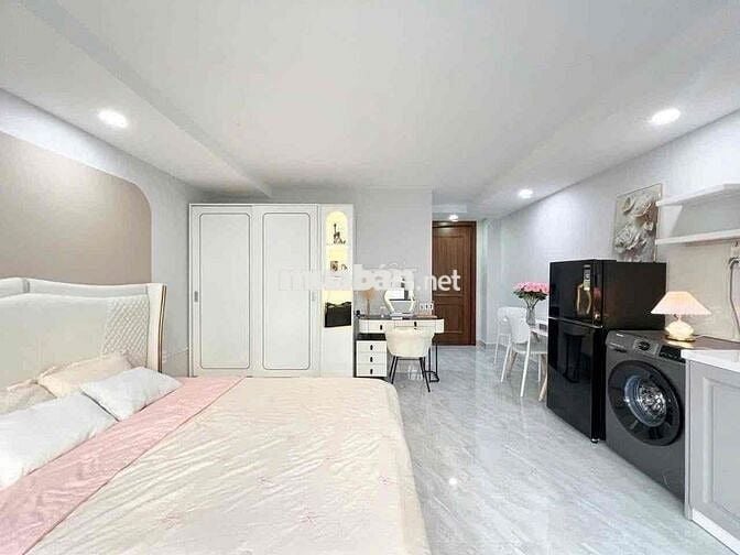 STUDIO FULL NỘI THẤT CỬA SỔ TRỜI TO ĐÙNG NGAY IUH, VLU
