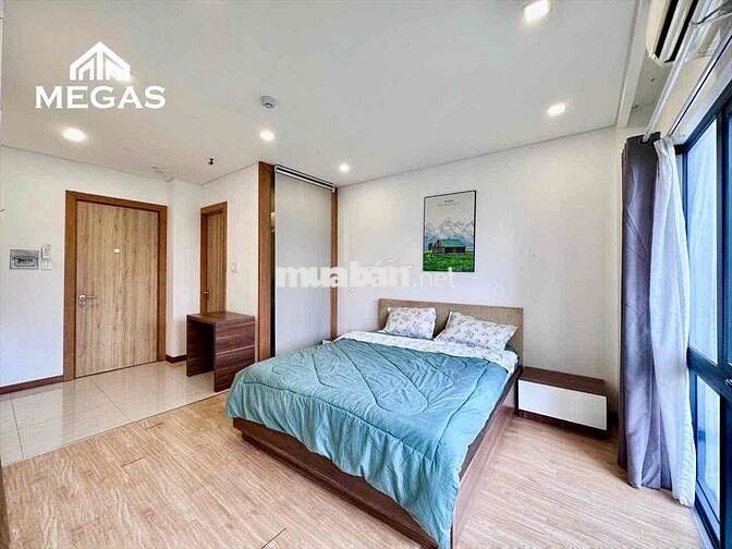 CĂN HỘ Q3_Ban Công_RỘNG RÃI_THOÁNG MÁT_THANG MÁY_SẠCH SẼ_CỬA SỔ LỚN